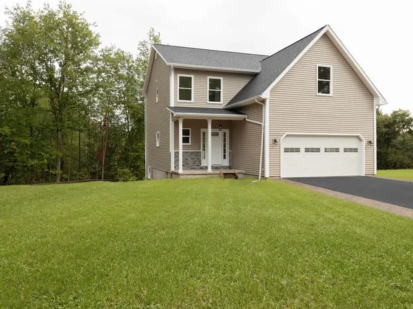 24 Arrowhead Dr, Granby, NY 13069