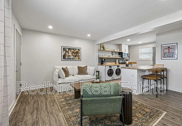 602 40th Ave N #1 — Photo 3