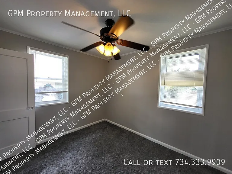 24154 Dartmouth St — Photo 11