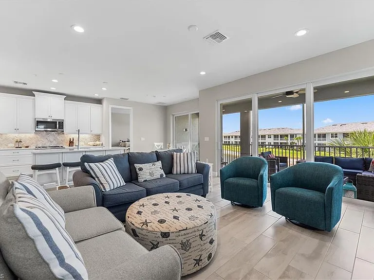 2609 Seychelles Cir #1608 — Photo 6