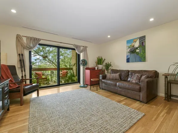 41 Centre St APT 408, Brookline, MA 02446