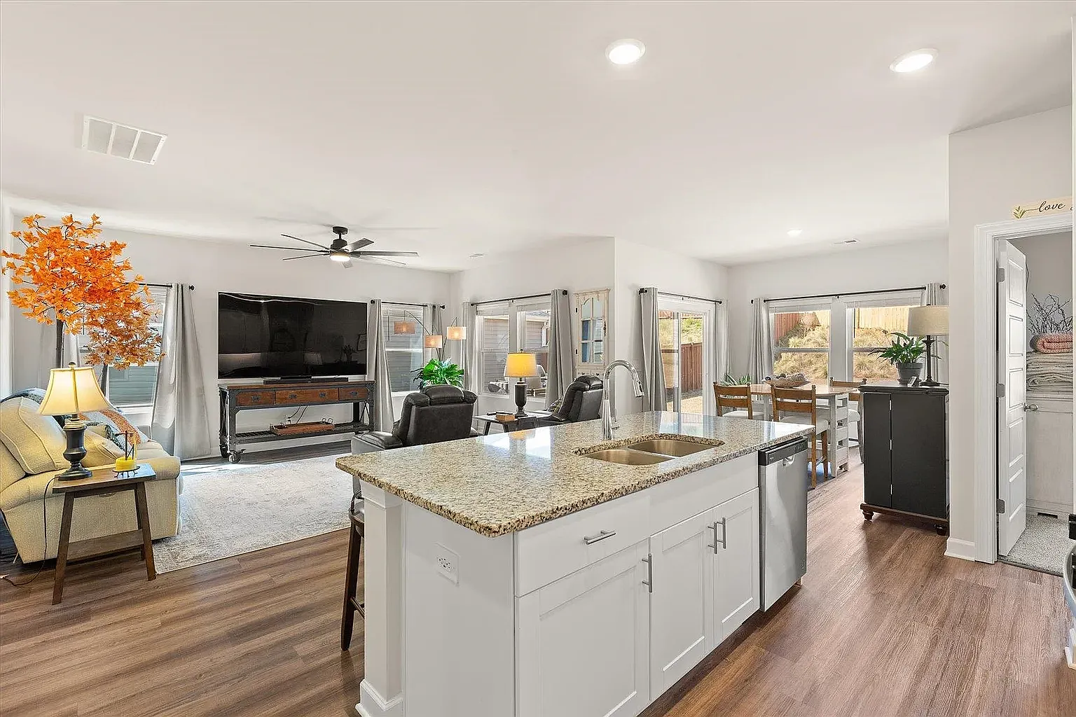 3 bed, 1670 sqft, $1,950 — Photo 3