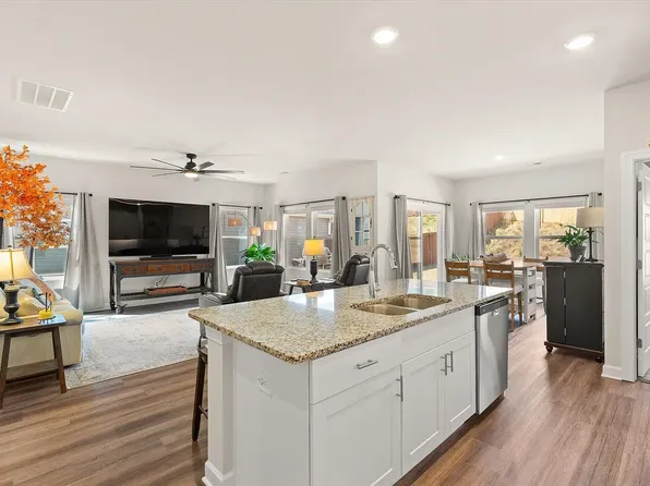 135 Lavinia Cir, Duncan, SC 29334