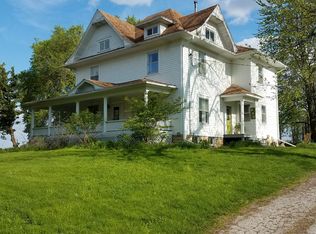 890 Green Rd, Tipton, IA 52772