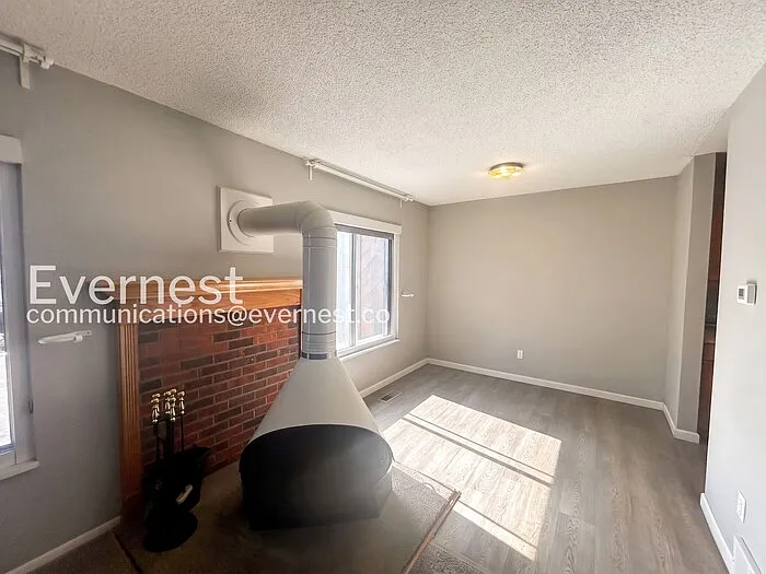 935 Saturn Dr #106 — Photo 4