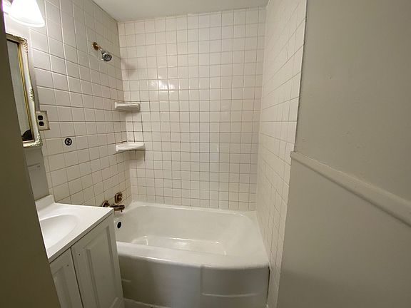 3rd image of 1765 Ozan St