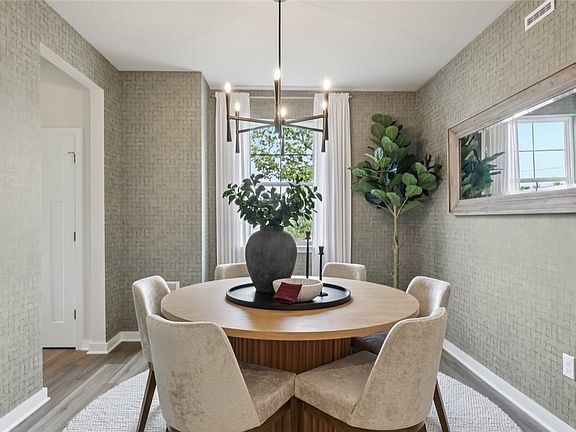 5th image of 106 Victoria Dr
