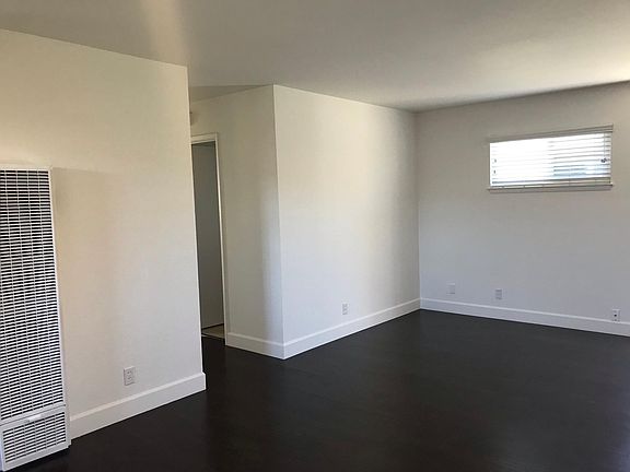 4th image of 1624 Ontario Dr APT 12
