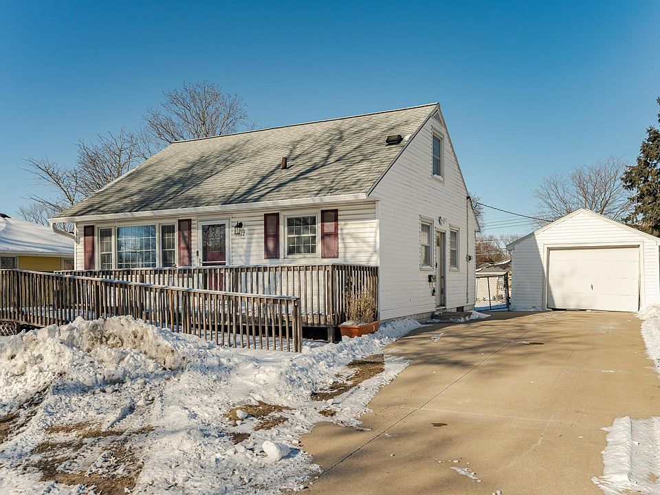 1st image of 1817-17 1/2 St NW