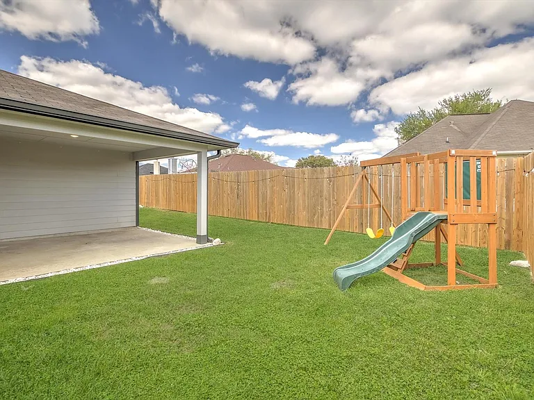 1228 Haverford Ln — Photo 34