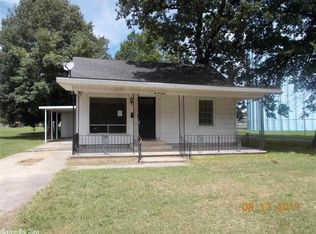 1007 E 7th St, Stuttgart, AR 72160