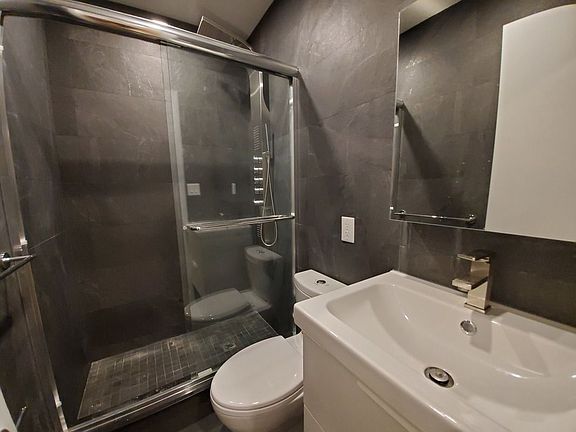 5th image of 590 W 204th St #B11