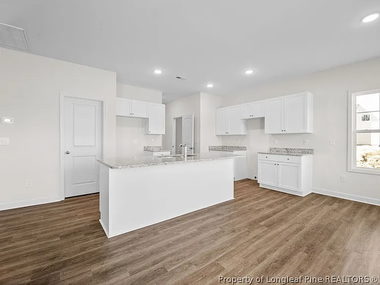 544 Ashley Heights Dr — Photo 6