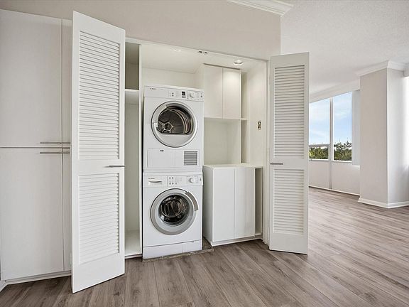 3rd image of 2701 Westheimer Rd Unit 5GH