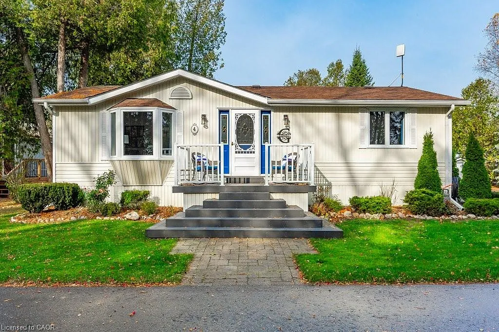 4 Bush Ln photo 1