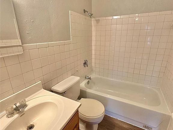 5th image of 129 Flora Dr
