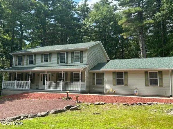 146 Bernadette Dr, Dingmans Ferry, PA 18328