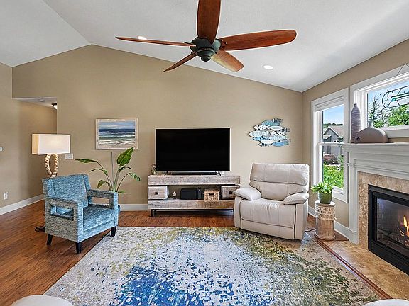 5th image of 15463 Woodrush Dr