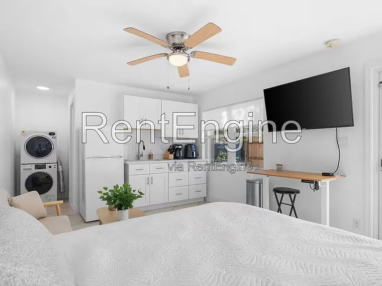 1636 NW 6th Ave — Photo 6