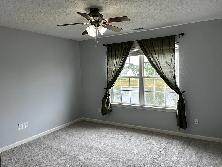 2396 Meadow Bend Dr — Photo 6