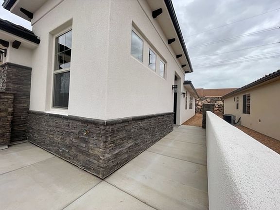3rd image of 182 W Camino Borde