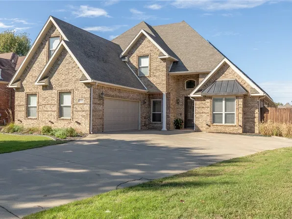 2343 N Berkleigh Dr, Fayetteville, AR 72704
