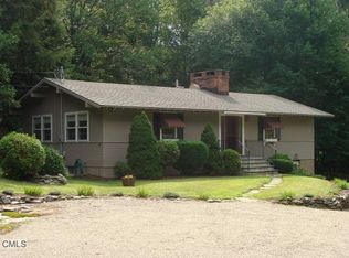 20 McGuire Rd, Trumbull, CT 06611