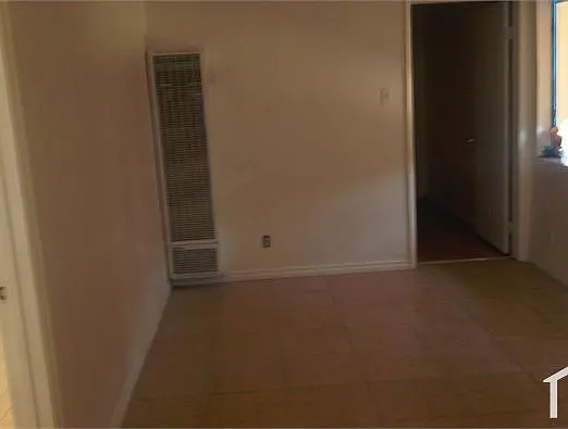 1037 E 7th St #1 — Photo 14