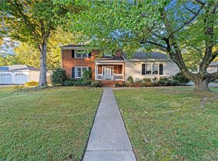 222 Homestead Dr, Colonial Heights, VA 23834