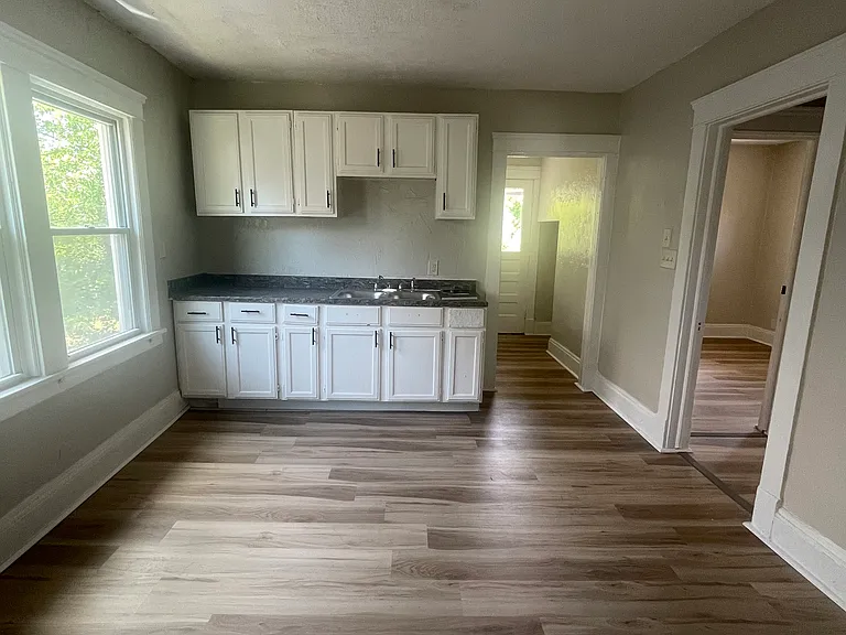 12516 Griffing Ave #2 — Photo 2