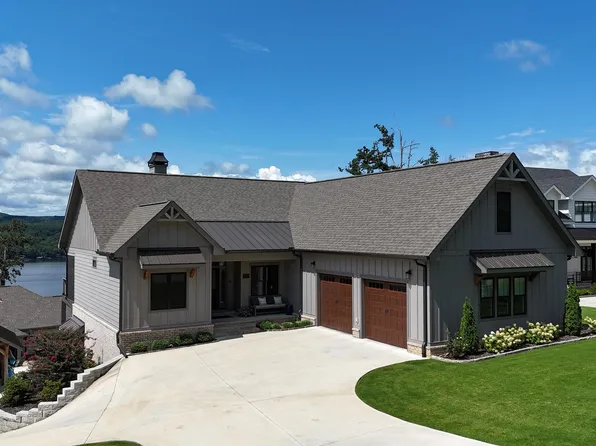 415 Boat House Dr, Guntersville, AL 35976