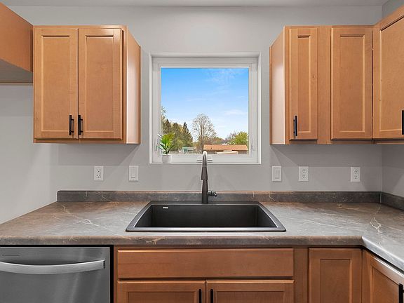 5th image of 1801 Southland Ln