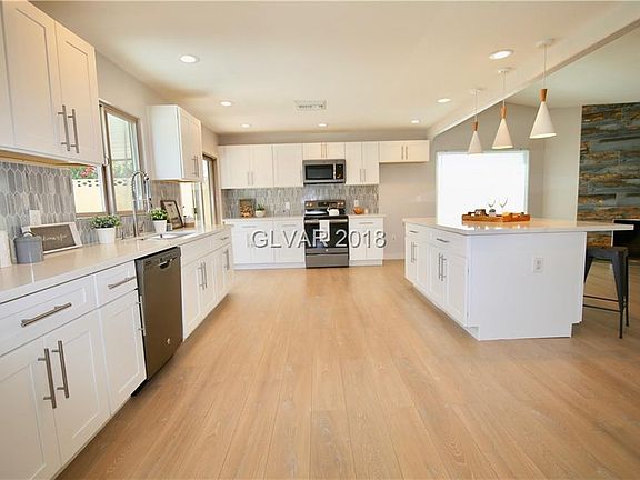 2nd image of 2035 Hallwood Dr