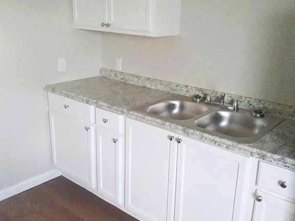 5th image of 1183 NW Ozmun Ave