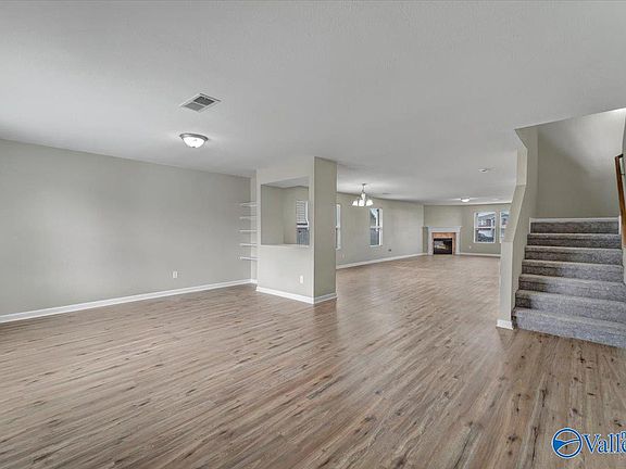 4th image of 150 Ranier St