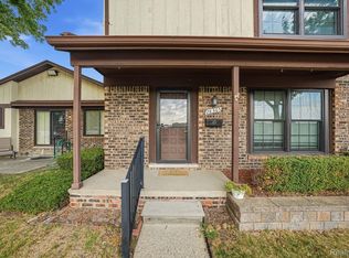 28365 Queens Ct, Warren, MI 48093