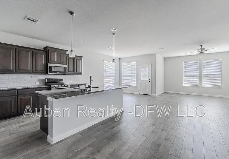 1343 Fox Hollow Rd — Photo 7