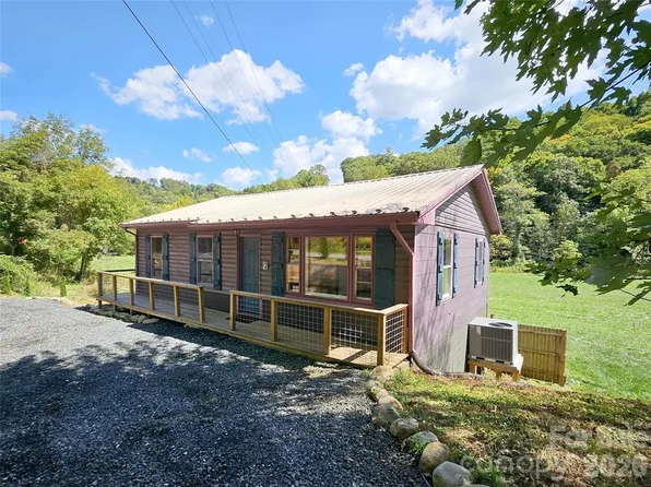 1767 N 226th Hwy, Bakersville, NC 28705