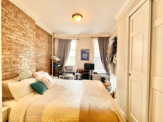 Rented by Century 21 Premier  | media 14