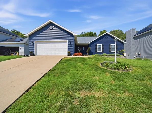 725 W Spring Hollow Ln, Peoria, IL 61605