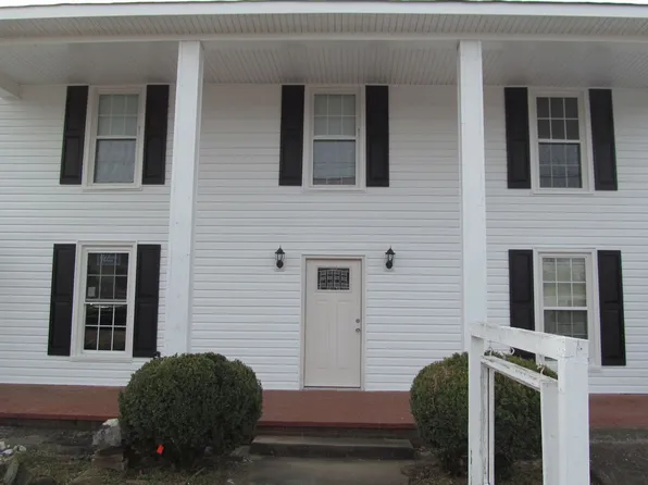 125 W Main St, 125 W Main St #2, Yadkinville, NC 27055