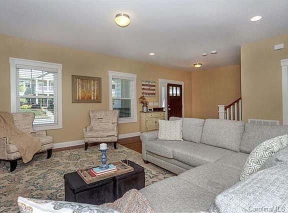 4th image of 370 Montibello Dr