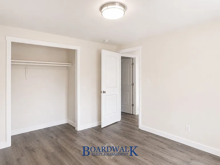 886 S Montgomery St — Photo 8
