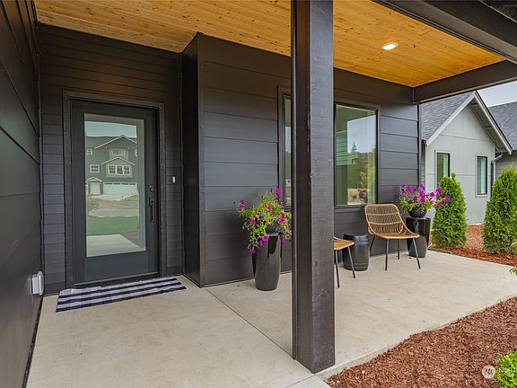 2nd image of 317 Oleander Drive