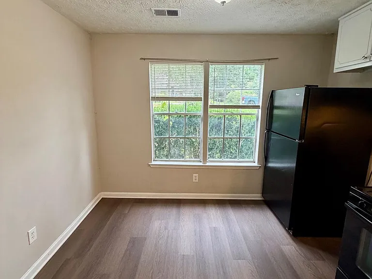 8513 Pineland Dr — Photo 8