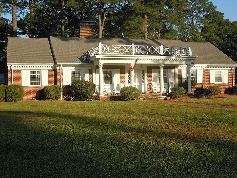 1st image of 1903 Cambridge Dr