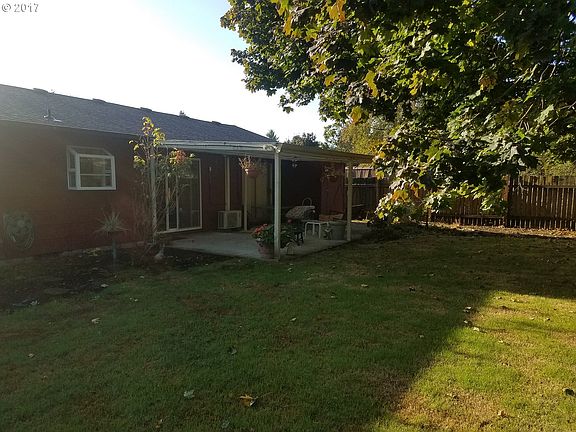 3rd image of 8104 NE 126th Ave