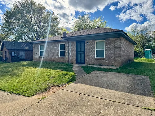 3575 Manley Dr Photo 1
