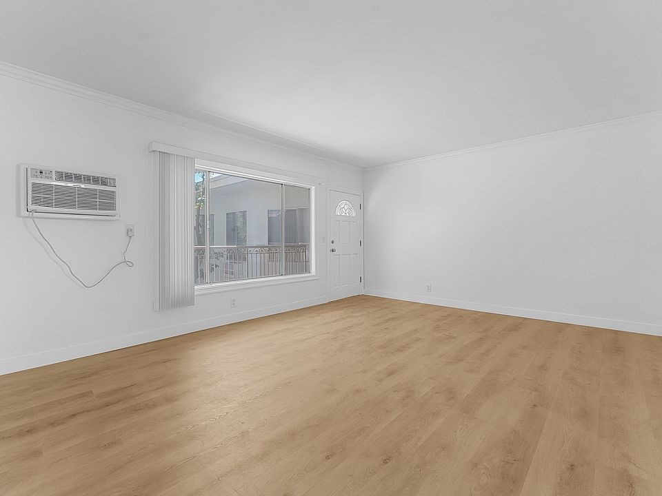 1st image of 11661 Erwin St APT 14