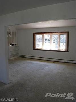 3rd image of 124 Tulgeywood Ln